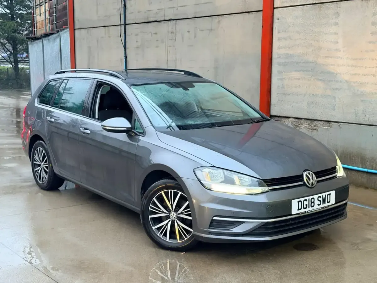 Begagnad VW Golf VII SE 115 HK (84 kW) 2018 Grå Kombi