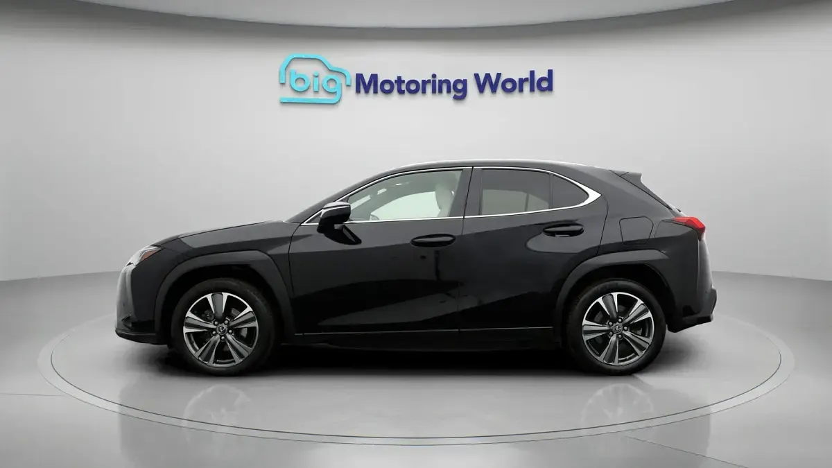 Used Lexus UX 300e 147 kW (201 HP) 2022 Black SUV