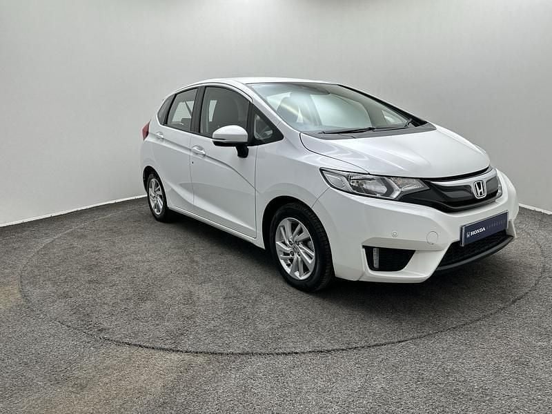 Used Honda Jazz SE 102 HP (75 kW) 2017 White Hatchback