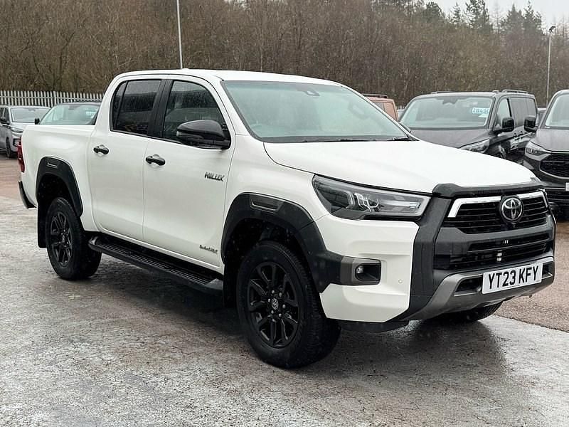 Used Toyota HiLux 204 HP (150 kW) 2023 White Pickup