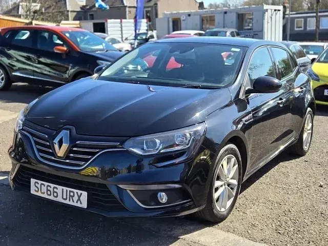 Used Renault Mégane Dynamique 110 HP (80 kW) 2016 Black Hatchback