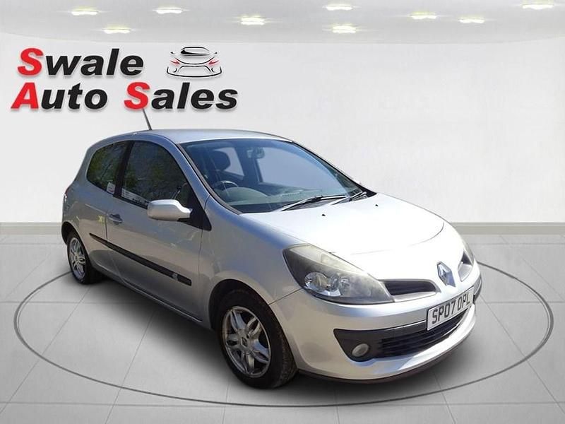 Używany Renault Clio II Dynamique 2007 Srebrny Hatchback