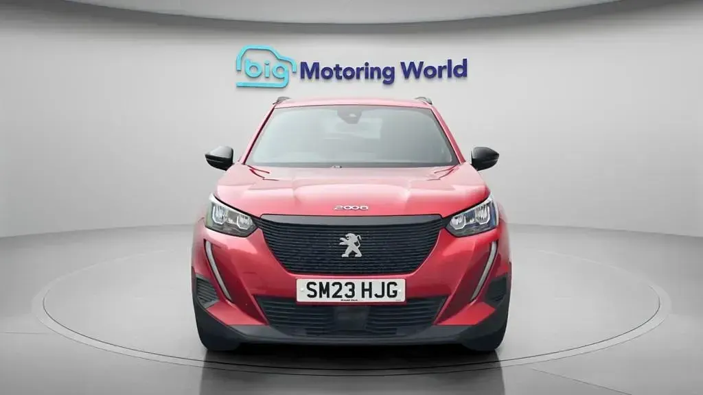 Used Peugeot 2008 Active+ 100 HP (73 kW) 2023 Red SUV