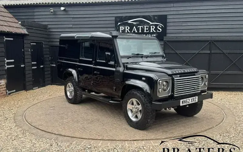 Used Land Rover Defender 124 HP (91 kW) 2015 Estate