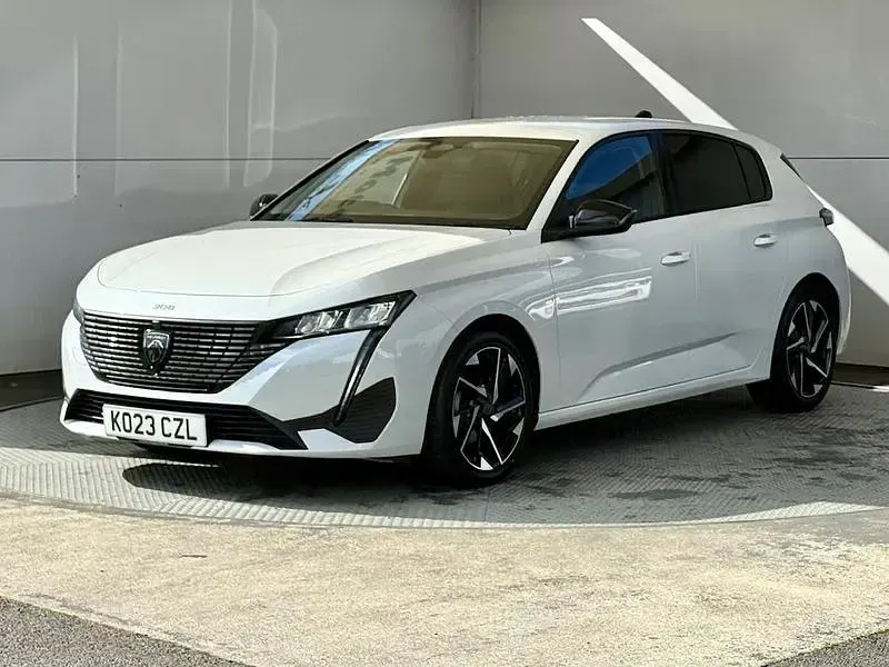 Used Peugeot 308 Allure Premium 130 HP (95 kW) 2023 White Hatchback