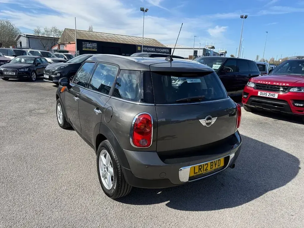 Usado Mini One Countryman 98 CV (72 kW) 2012 Gris SUV