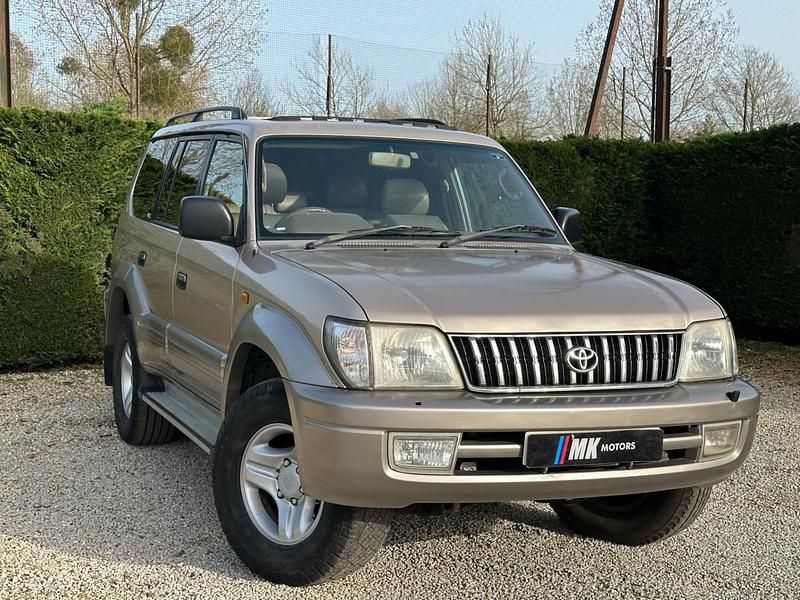 Used Toyota Land Cruiser 2001 Gold SUV