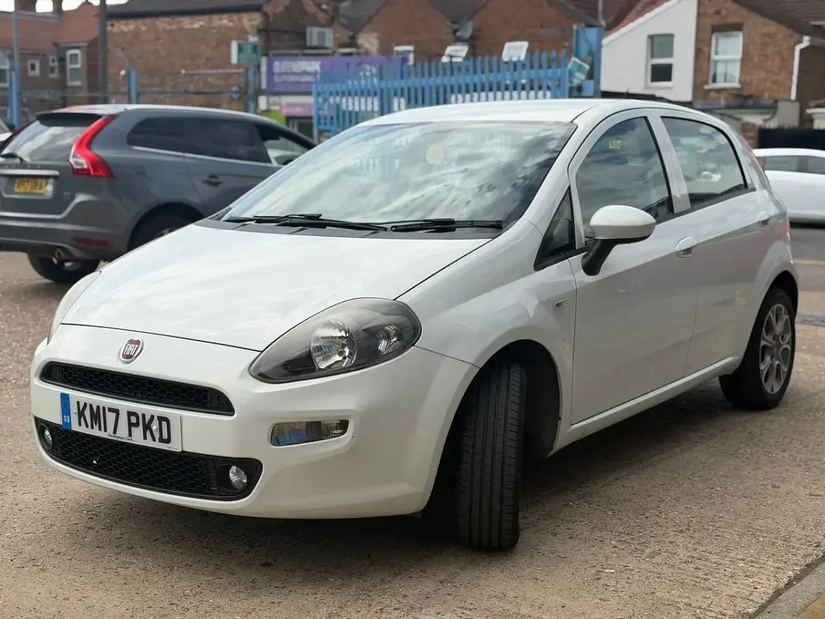 Used Fiat Punto Easy Plus 2017 White Hatchback