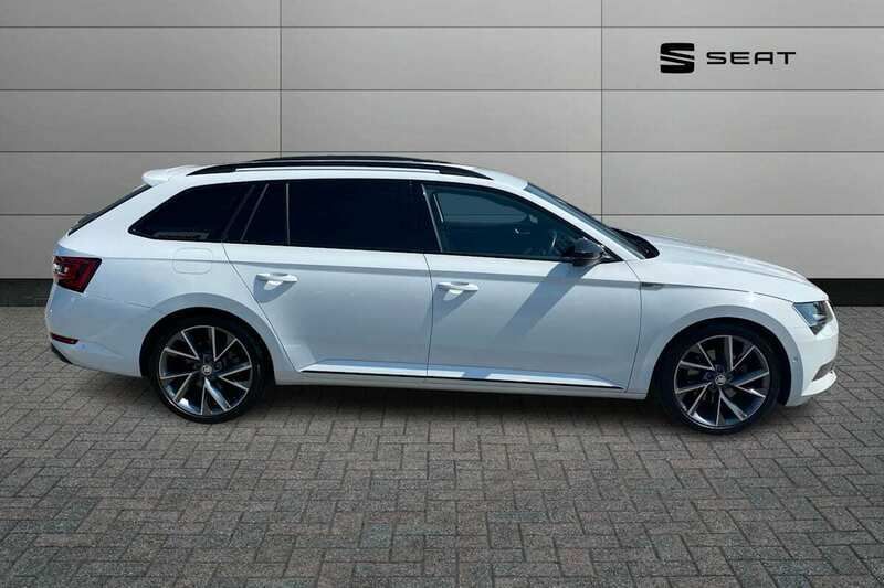 Used Skoda Superb SportLine 150 HP (110 kW) 2019 White Estate
