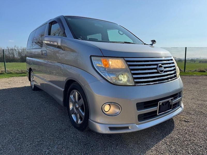 Used Nissan Elgrand 2007 Silver MPV