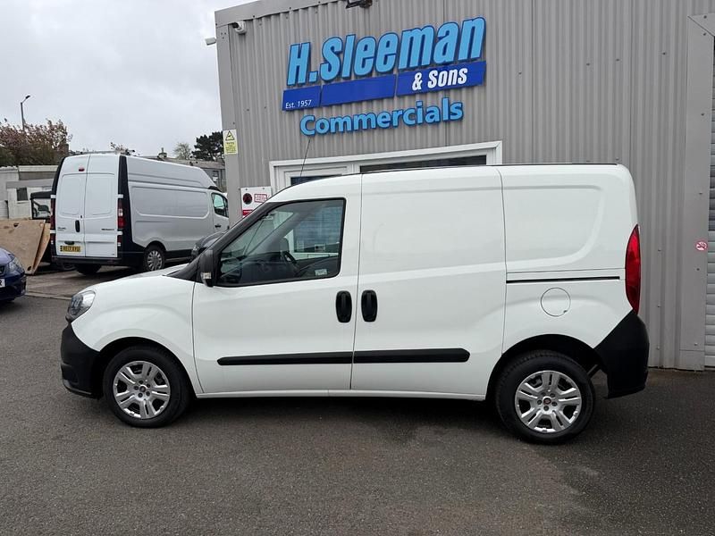 Begagnad Fiat Doblò 2017 Vit Minibuss