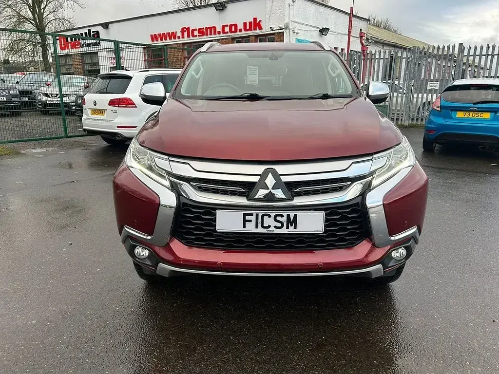 Used Mitsubishi Shogun 178 HP (130 kW) 2019 Red SUV