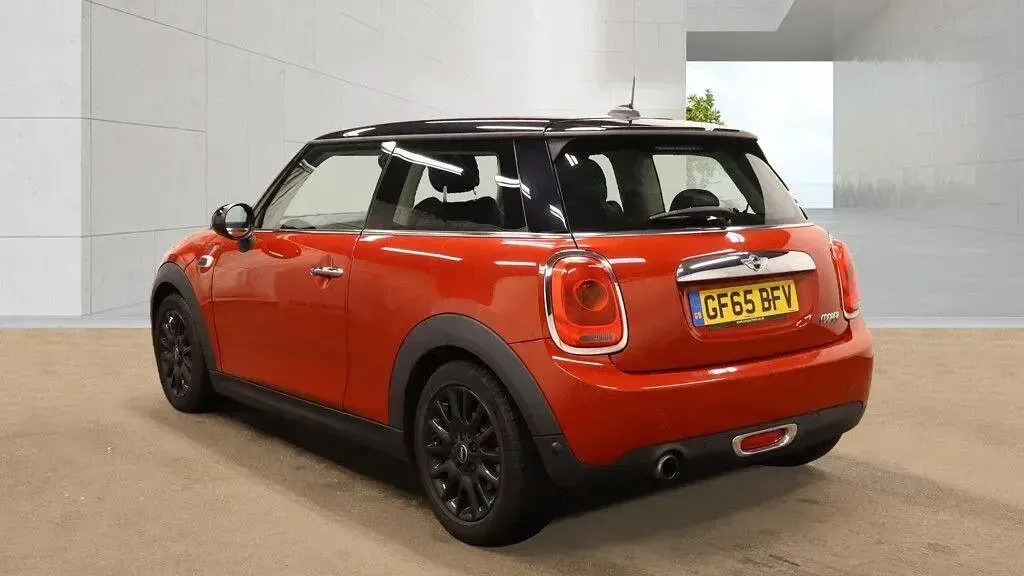 Used Mini Cooper Hatch 136 HP (100 kW) 2015 Red Hatchback