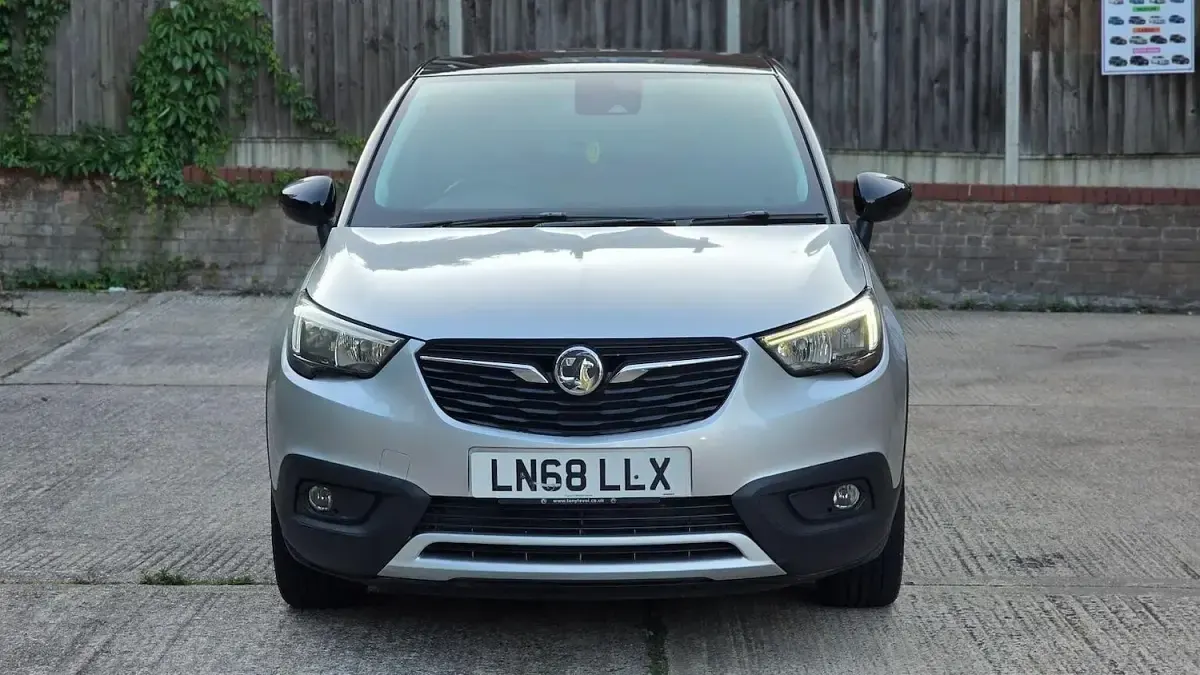 Used Vauxhall Crossland X Elite 99 HP (72 kW) 2018 Silver SUV