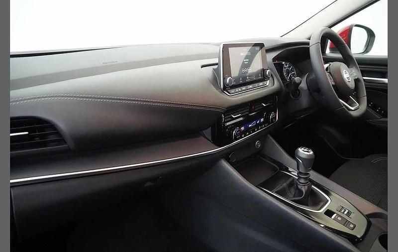 Used Nissan Qashqai Acenta Premium 138 HP (101 kW) 2023 Red SUV