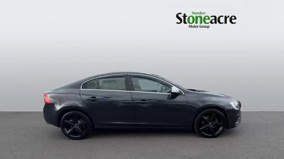 Used Volvo S60 R-Design 188 HP (138 kW) 2018 Sedan
