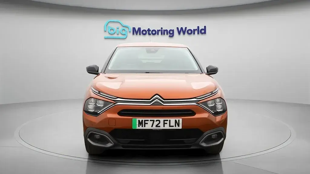 Second-hand Citroën e-C4 Shine 100 kW (136 CP) 2023 Hatchback