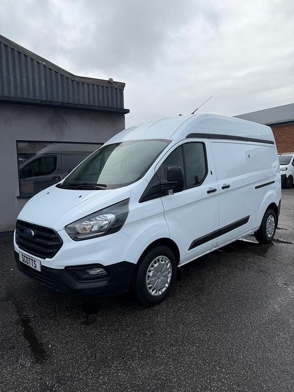 Used Ford Transit Custom Limited 130 HP (95 kW) 2020 White Van