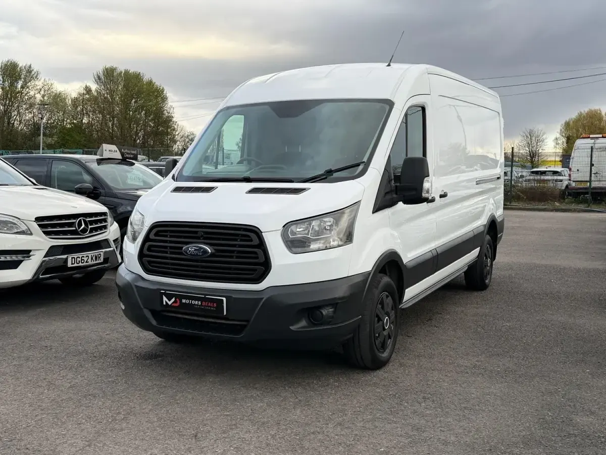 Usado Ford Transit 130 HP (95 kW) 2018 Branco Van