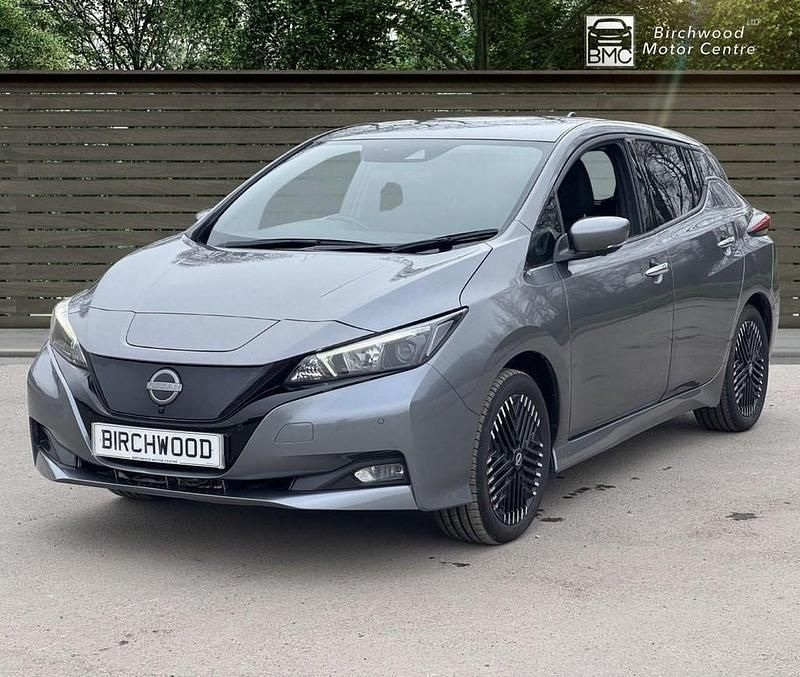 Gebraucht Nissan Leaf N-Connecta 110 kW (150 PS) 2022 Grau Kleinwagen