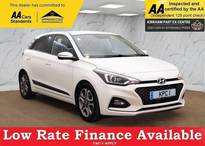 White Used 2018 Hyundai i20 Premium Hatchback | £8,095 (Good price) - Image 1/4