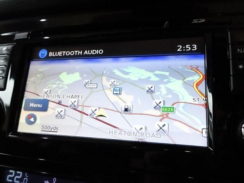 Used Nissan Qashqai N-TEC 115 HP (84 kW) 2015 Red SUV