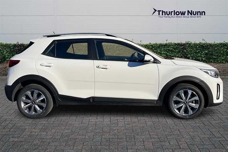 Used Kia Stonic 99 HP (72 kW) 2022 White SUV