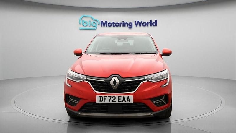 Begagnad Renault Arkana Techno 145 HK (106 kW) 2023 Röd SUV