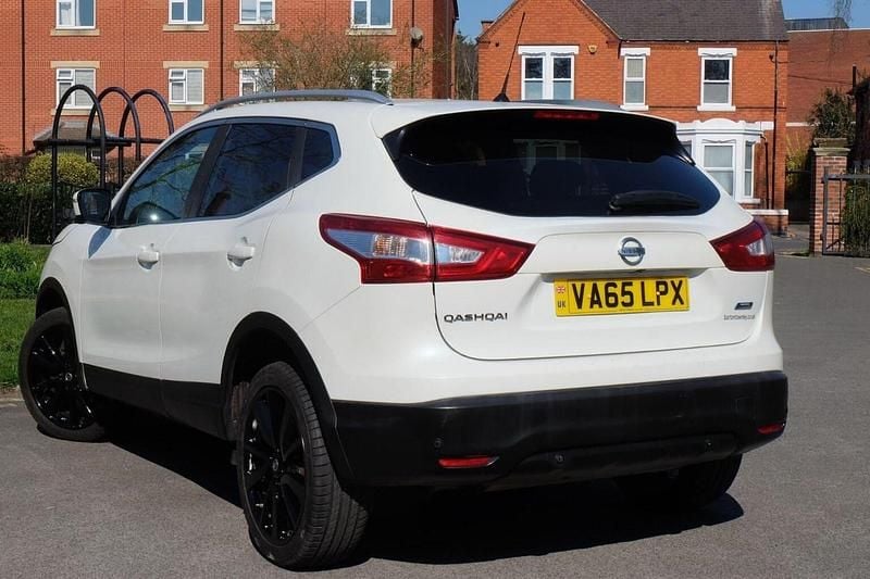 Used Nissan Qashqai S 2016 White SUV