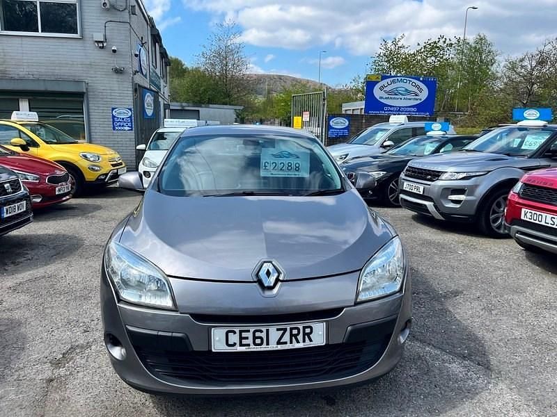 Used Renault Mégane III Dynamique 2011 Grey Hatchback