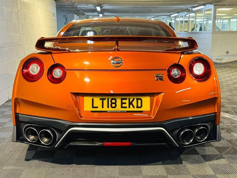 Used Nissan GT-R Recaro 700 HP (514 kW) 2018 Gold Coupe