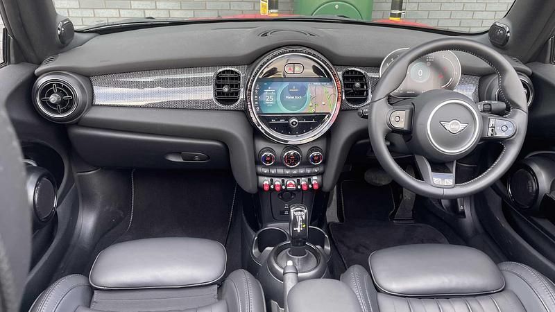 Used Mini Cooper Exclusive 134 HP (98 kW) 2024 Red Hatchback