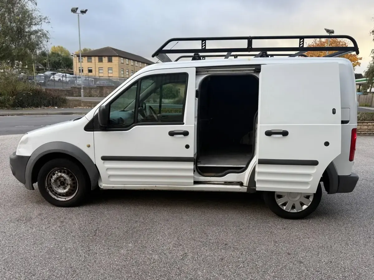 Used Ford Transit 75 HP (55 kW) 2011 White Van