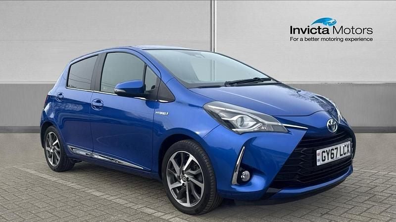 Used Toyota Yaris Hybrid 100 HP (73 kW) 2017 Blue metallic Hatchback