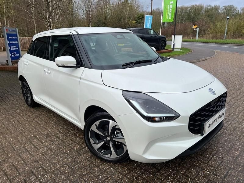 New Suzuki Swift 82 HP (60 kW) 2025 White Hatchback