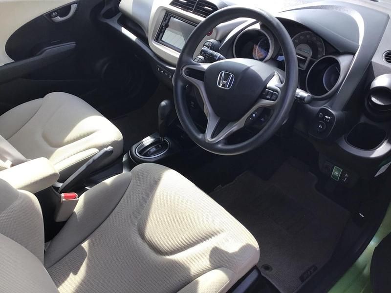 Second-hand Honda Jazz 102 CP (75 kW) 2023 Verde Hatchback