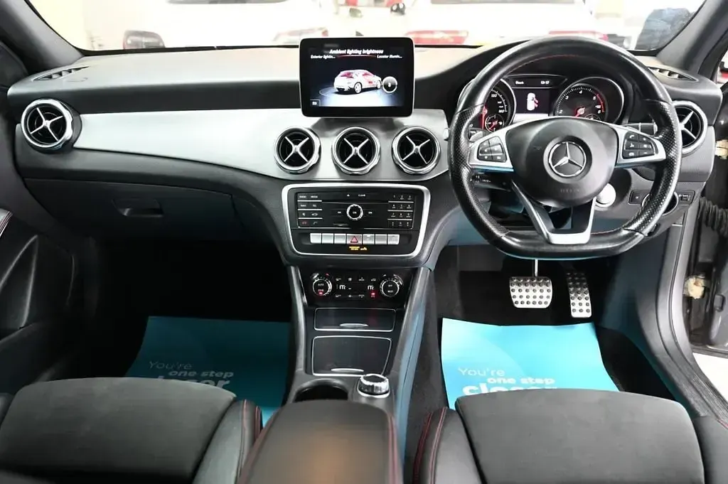 Usado Mercedes A220 AMG line 177 HP (130 kW) 2017 Cinzento SUV
