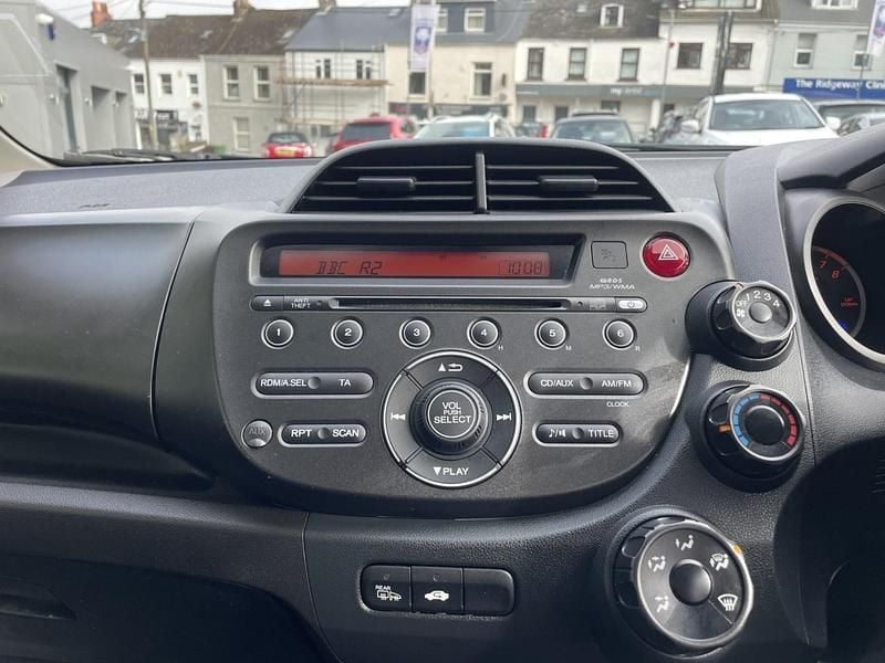 Used Honda Jazz S 90 HP (66 kW) 2013 Red Hatchback