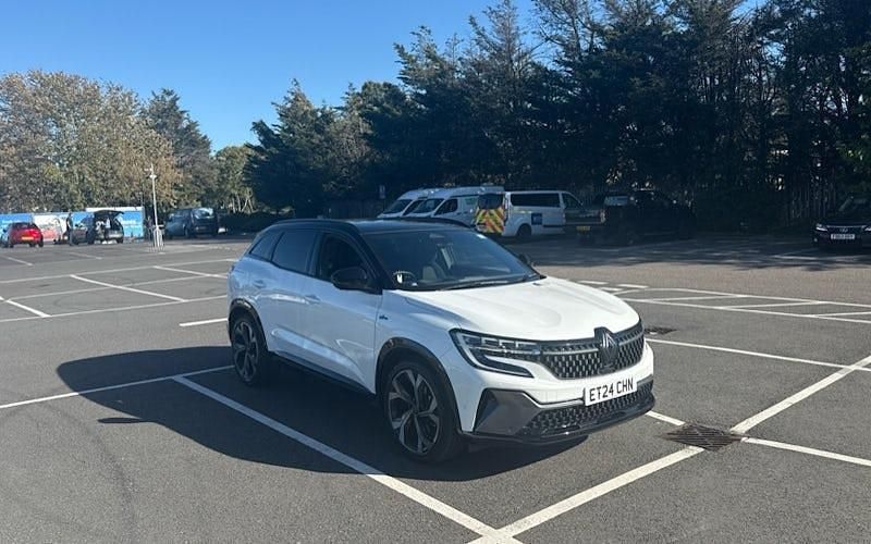 White Used 2024 Renault Austral Iconic Esprit Alpine SUV | £26,645 (Fair price) - Image 1/4