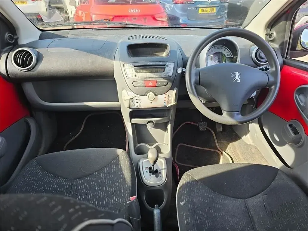 Used Peugeot 107 68 HP (50 kW) 2011 Red Hatchback