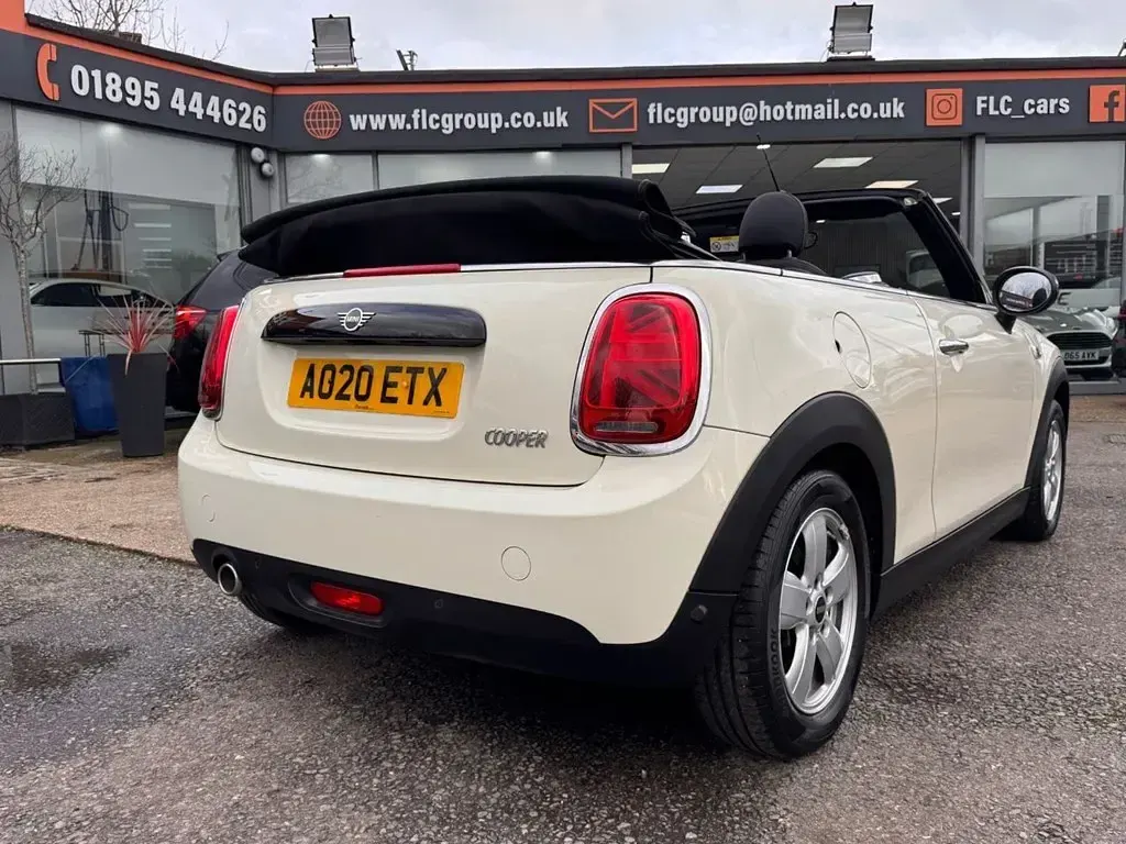 Begagnad Mini Cooper Cabriolet Classic 136 HK (100 kW) 2020 Vit Cab