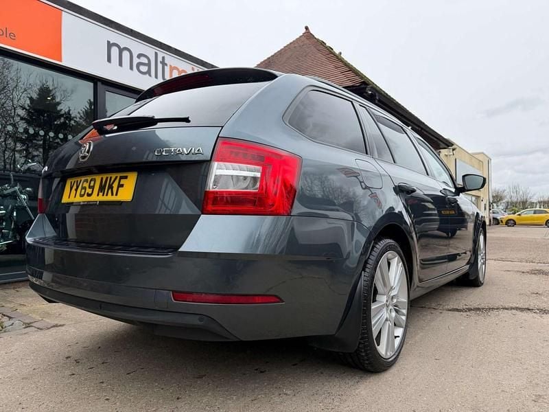 Used Skoda Octavia SE L 190 HP (139 kW) 2019 Grey Estate
