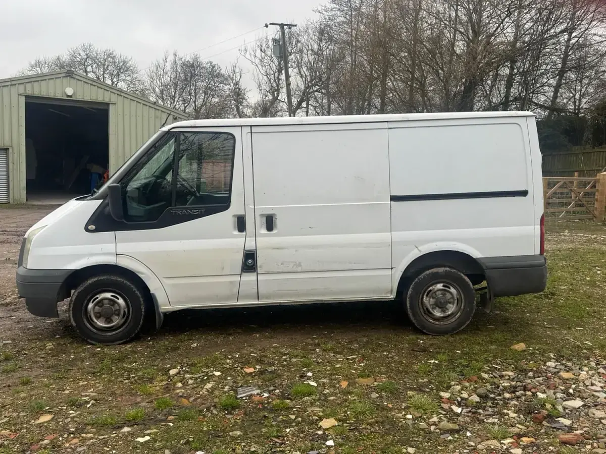 Used Ford Transit 85 HP (62 kW) 2010 White Van