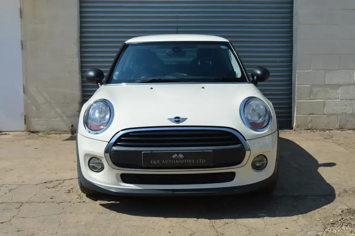 Used Mini One D Hatch 95 HP (69 kW) 2015 White Hatchback