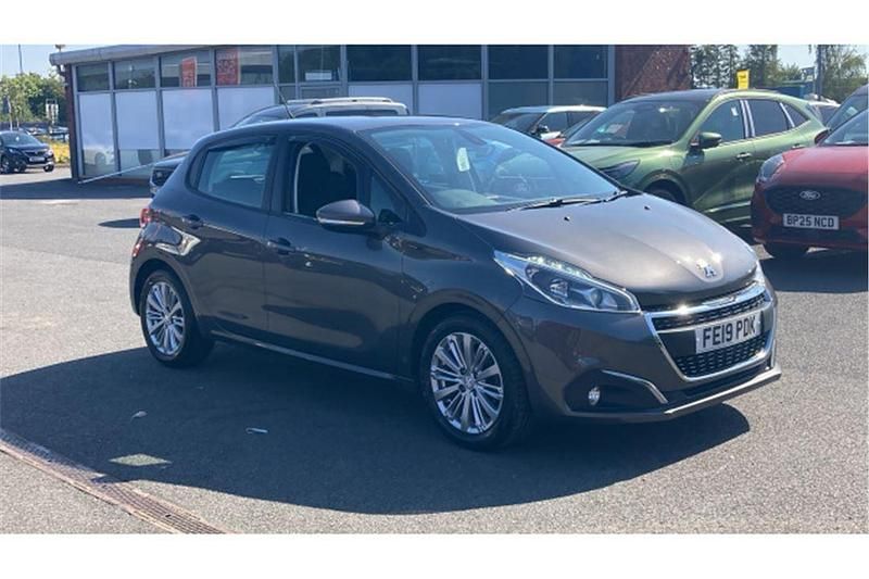 Grey Used 2019 Peugeot 208 Signature Sky Hatchback | £8,158 (A bit pricey) - Image 1/4