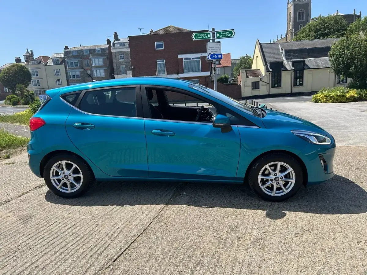 Used Ford Fiesta Zetec 2017 Blue Hatchback