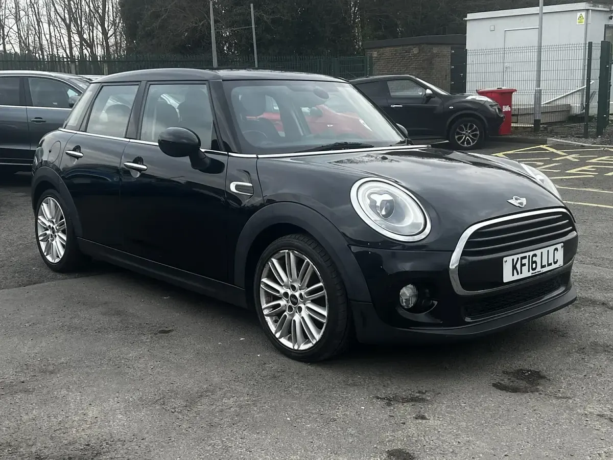 Used Mini Cooper D Hatch 116 HP (85 kW) 2016 Black Hatchback