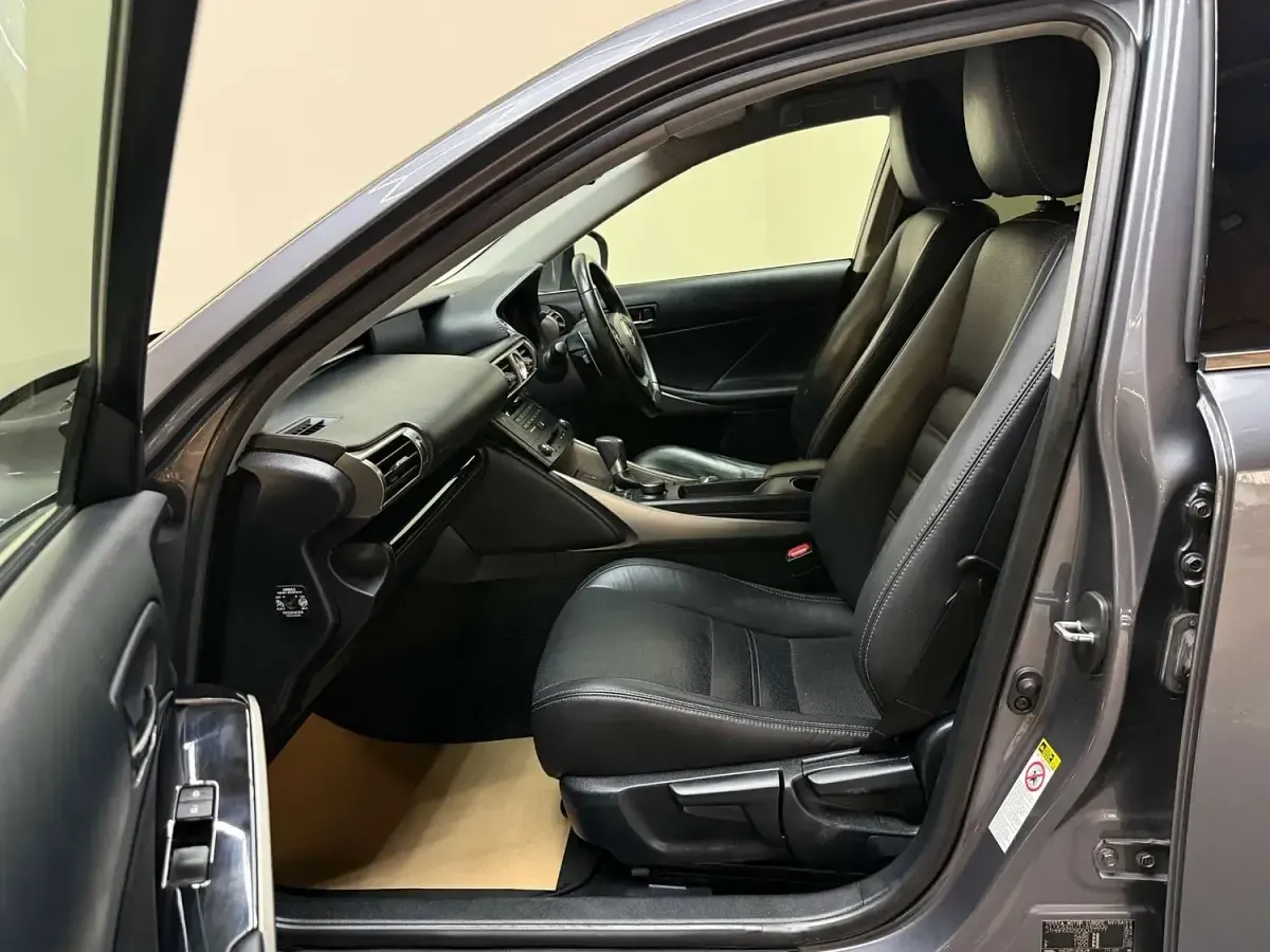 Used Lexus IS300h Executive Line 2015 Grey Sedan