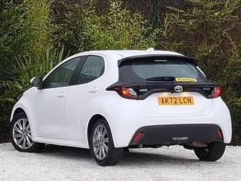 Used Toyota Yaris 116 HP (85 kW) 2022 White Hatchback