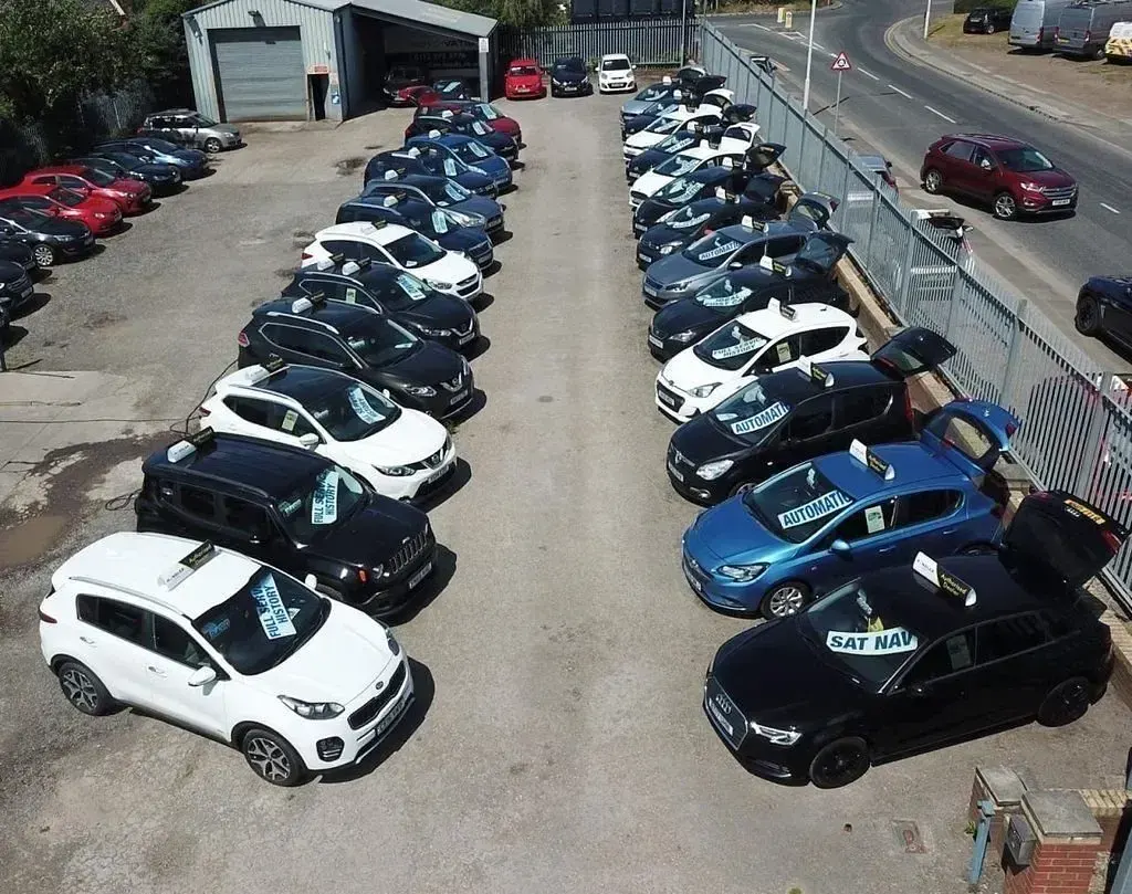 Used Kia Rio 107 HP (78 kW) 2014 White Hatchback